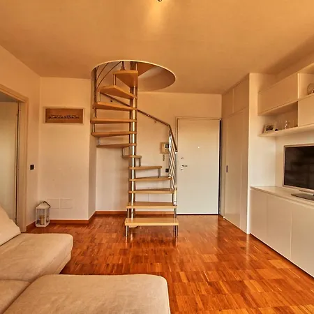 Porta Torre 4 Centre * كومو